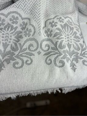 Common Thread Shower Curtain/Grey Medallion Raised Boarder Design-Cotton Towel